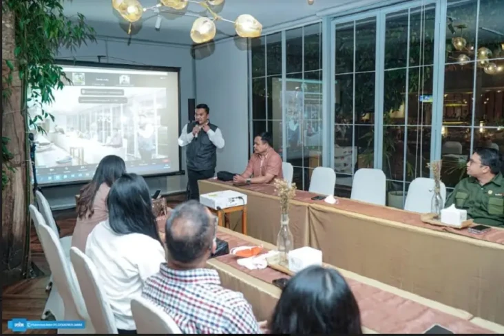 Bumikan Pancasila, Sekolah...