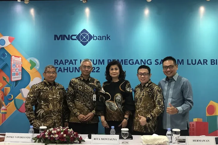Ubah Jajaran Manajemen,...