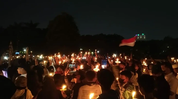 Ribuan Warga Surabaya...