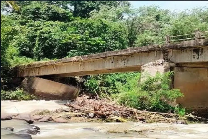 Abrasi karena Luapan...