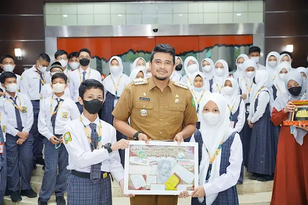 Siswa Perguruan Islam...