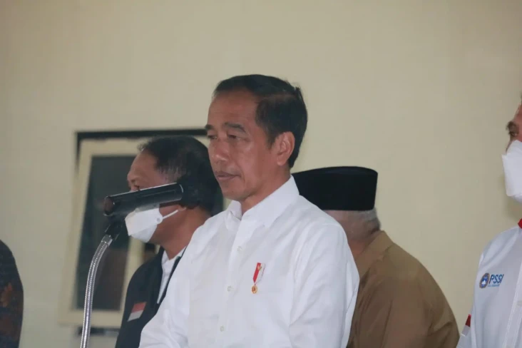 Jokowi Perintahkan Stadion...