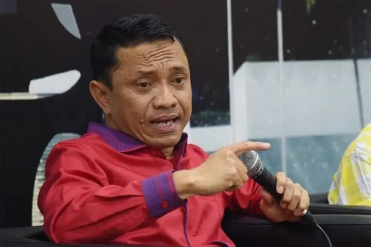 DPR Nilai Kenaikan Tarif...