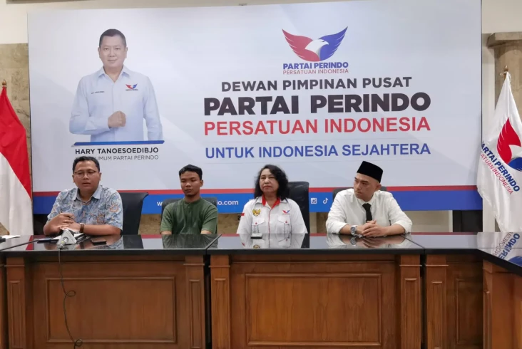 Dampingi Anak TKI ke...