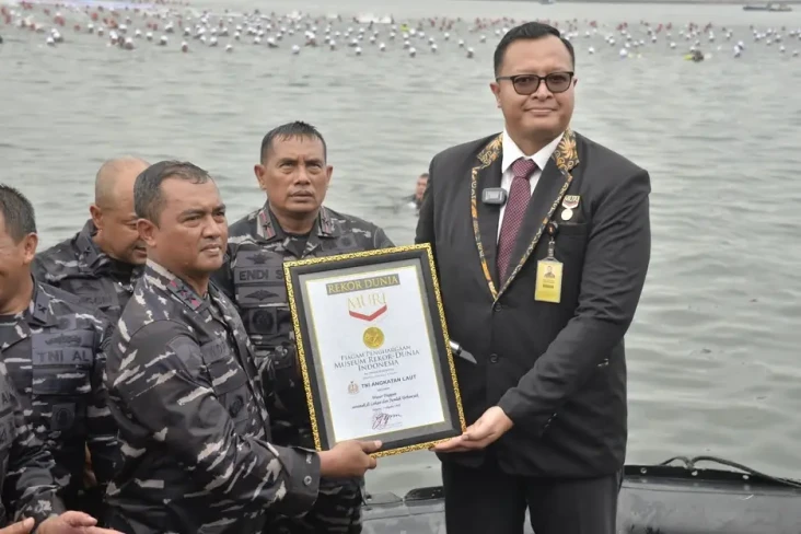 Cetak Rekor MURI, TNI...