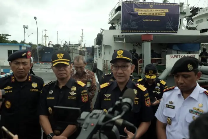 Bea Cukai Tangkap Kapal...