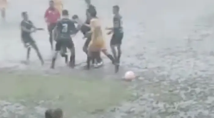 Pertandingan Sepak Bola...