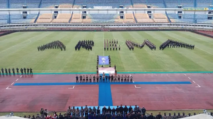 Warga Terus Berdatangan...