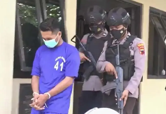 Putus Cinta, Pemuda...