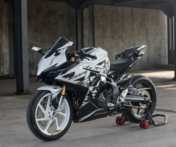 Honda CBR250RR Modifikasi...
