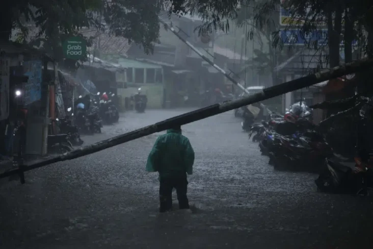 Banjir Rendam 41 RT...