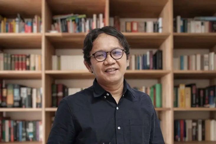Dr. Arie Sujito, Wakil...