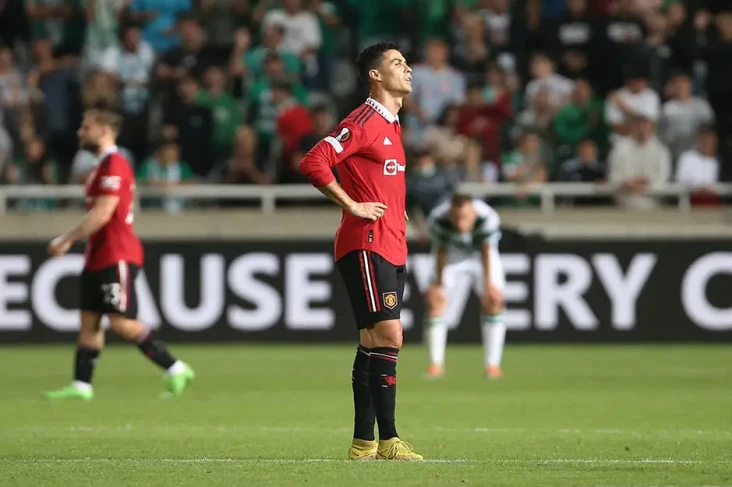 Legenda Man United Kecam...
