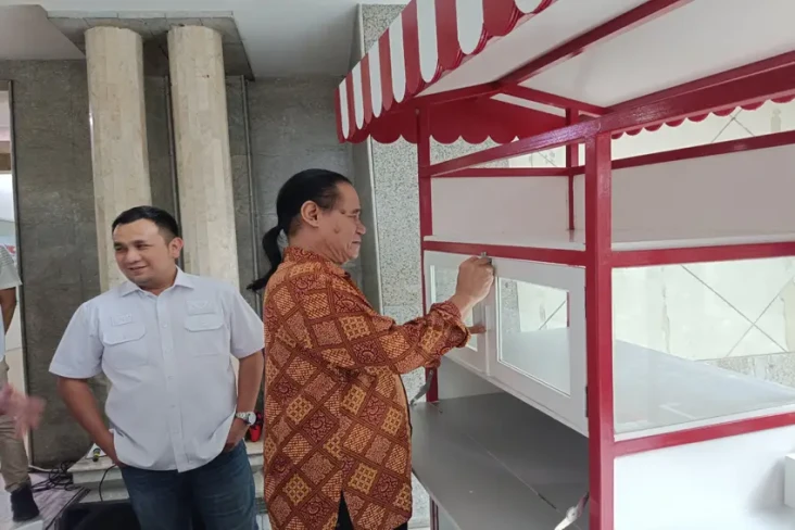 Dapat Bantuan Gerobak...