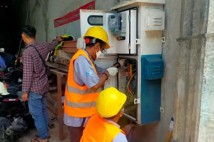 Pergantian Meteran Listrik...