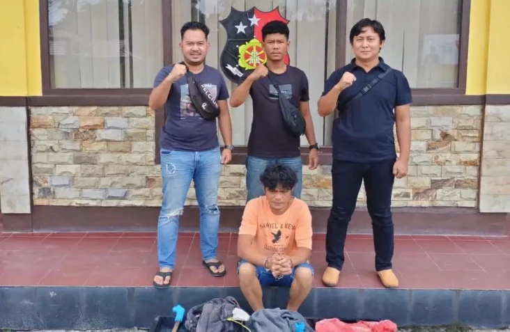 Sakit Hati, Pria di...