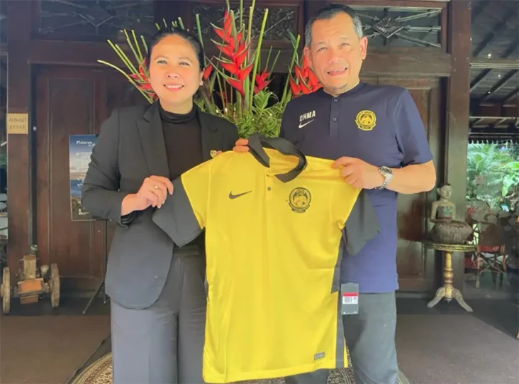 Empati Tragedi Kanjuruhan,...