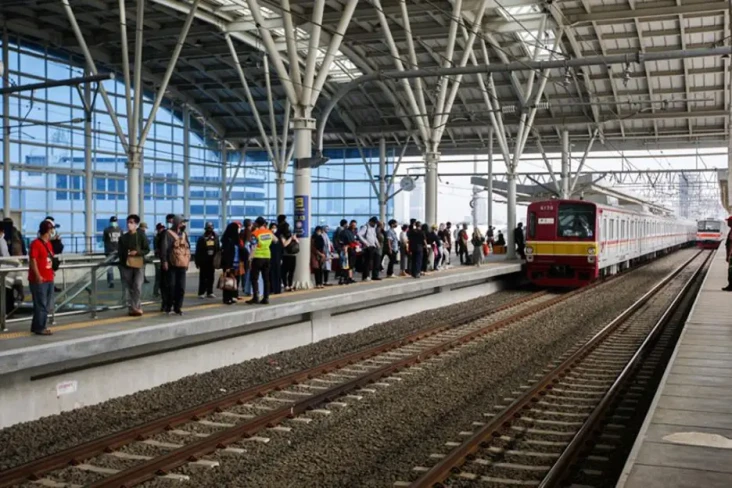 5 Stasiun Kereta Api...