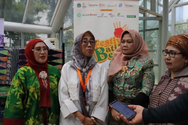 Sahabat Perempuan Mengenalkan...