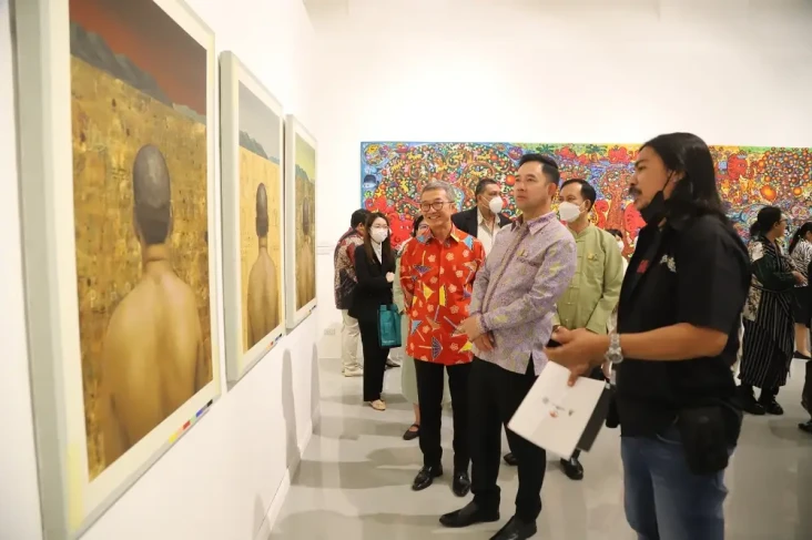 Pertama Kali, Pameran...
