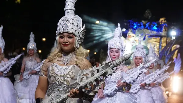 Ribuan Orang Padati...