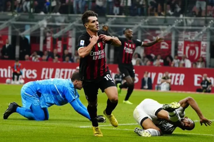 Hasil AC Milan vs Juventus:...