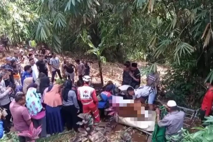 Hanyut di Kali Cisadane,...