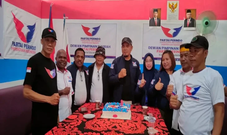 Rayakan HUT ke-8 Partai...