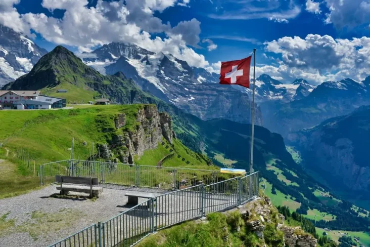 3 Orang Terkaya di Swiss,...