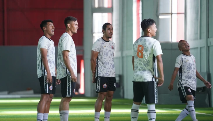 Liga 1 Terhenti, Thomas...