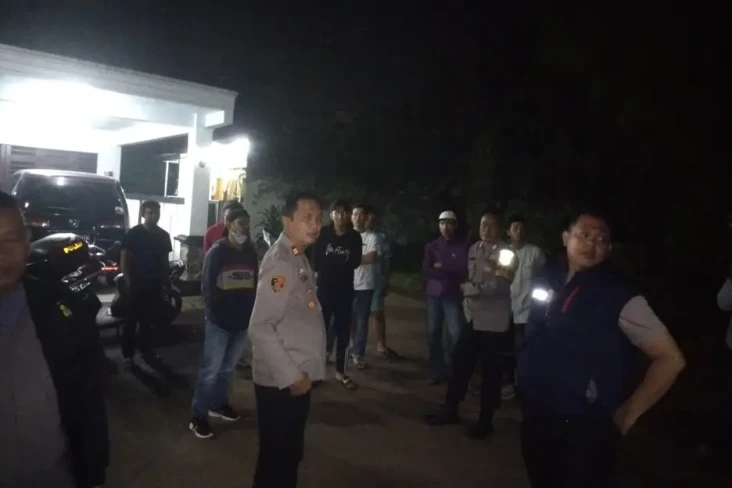 2 Kelompok ABG Tawuran...