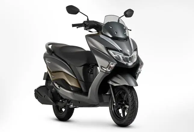 Lahir di India, Suzuki...