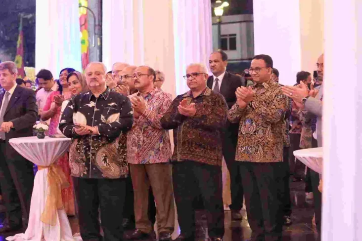 Pamitan dengan Kolaborator...