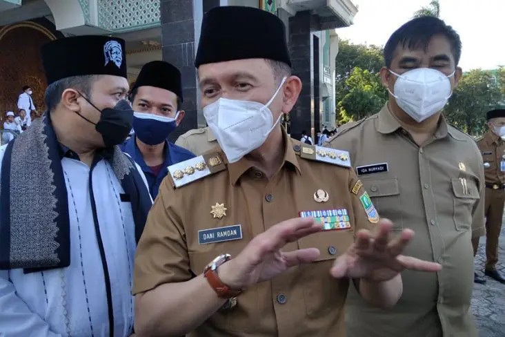 49 Tanggul Rawan Jebol,...