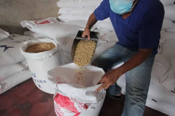 Harga Kedelai Masih...