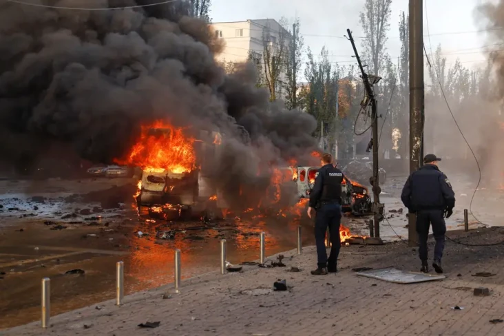Ukraina Dibombardir...