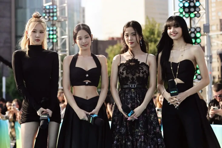 7 Grup K-Pop yang Kontraknya...