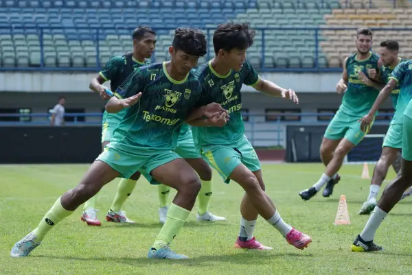 Liga 1 Vakum, Luis Milla...