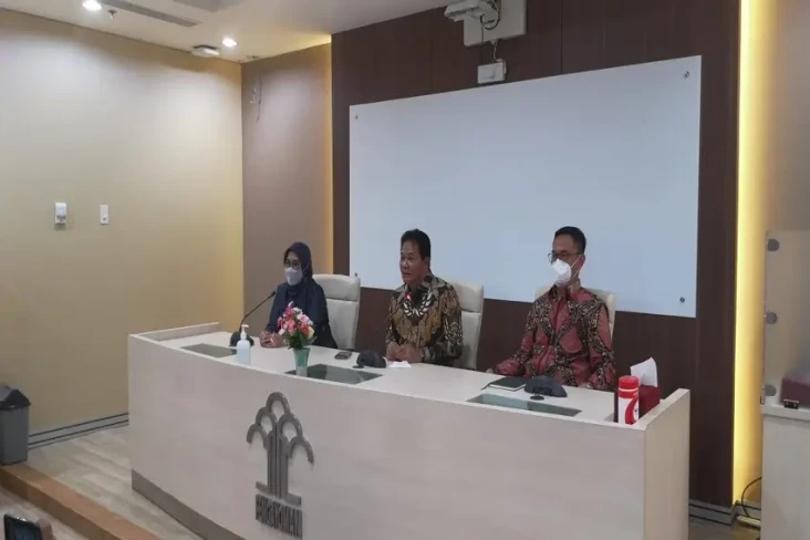 Di Kantor Yasonna Laoly,...