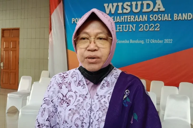 Wisuda 409 Mahasiswa...