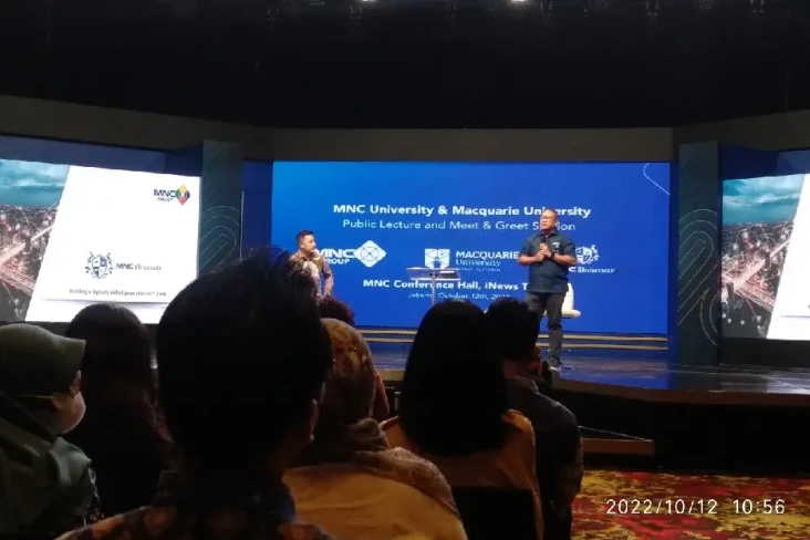 Mahasiswa MNC University...