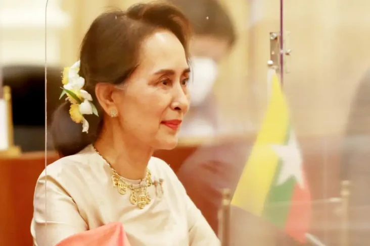 Pengadilan Myanmar Perpanjang...