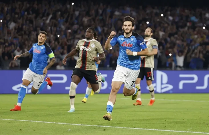 Hasil Napoli vs Ajax:...