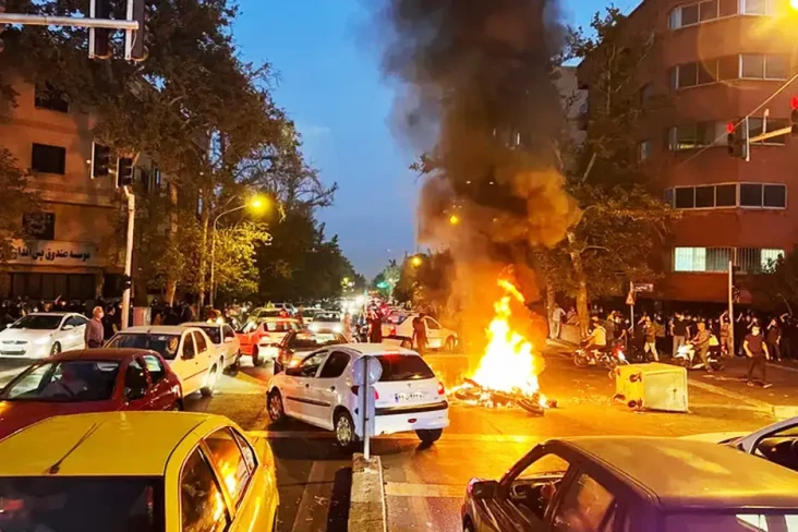 Iran Diguncang Demonstrasi,...