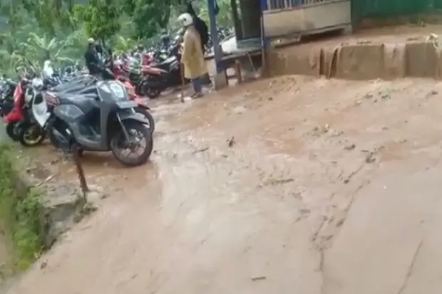 Air Sungai Meluap, Permukiman...