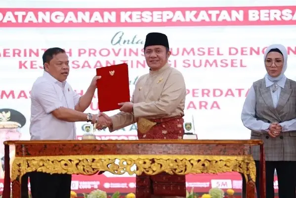 Gubernur Herman Deru...