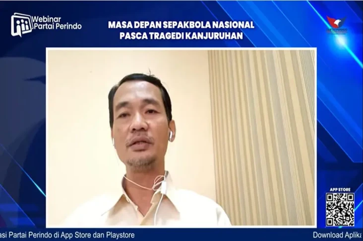 Pengamat Sepak Bola...