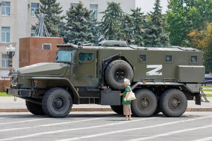 Rusia Evakuasi Penduduk...