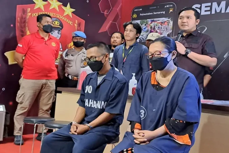 Tega, Pasangan Kumpul...