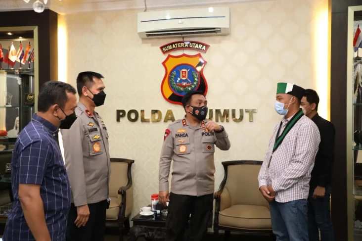 Alwi Hasbi Silalahi...